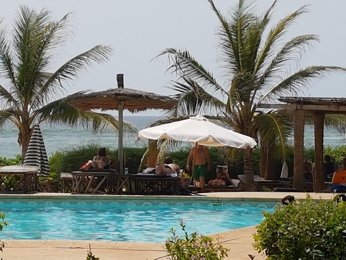 Terre D'Afrique Hotel Popenguine Exterior photo